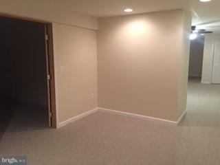 HOLBROOK ESTATES - Residential Lease