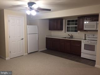 HOLBROOK ESTATES - Residential Lease