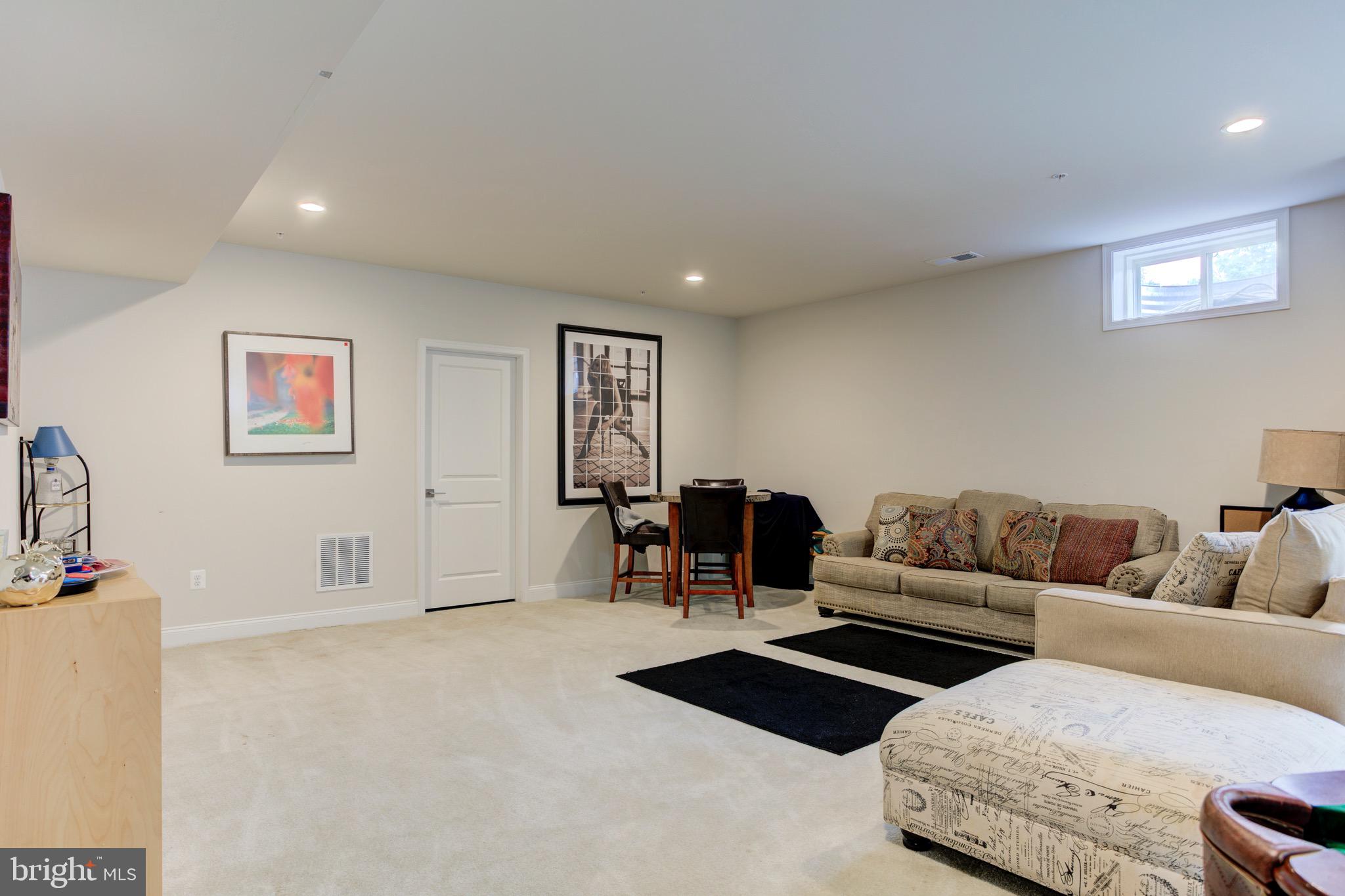 MARLBORO RIDGE - Residential