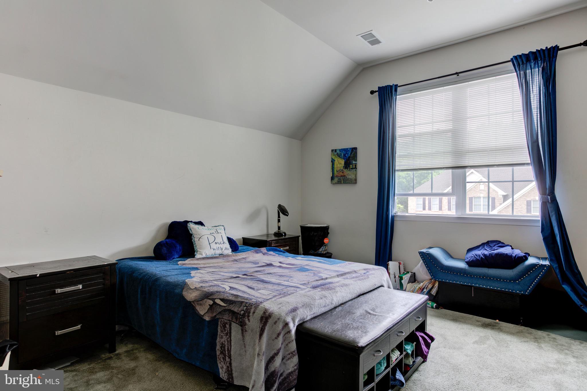 MARLBORO RIDGE - Residential