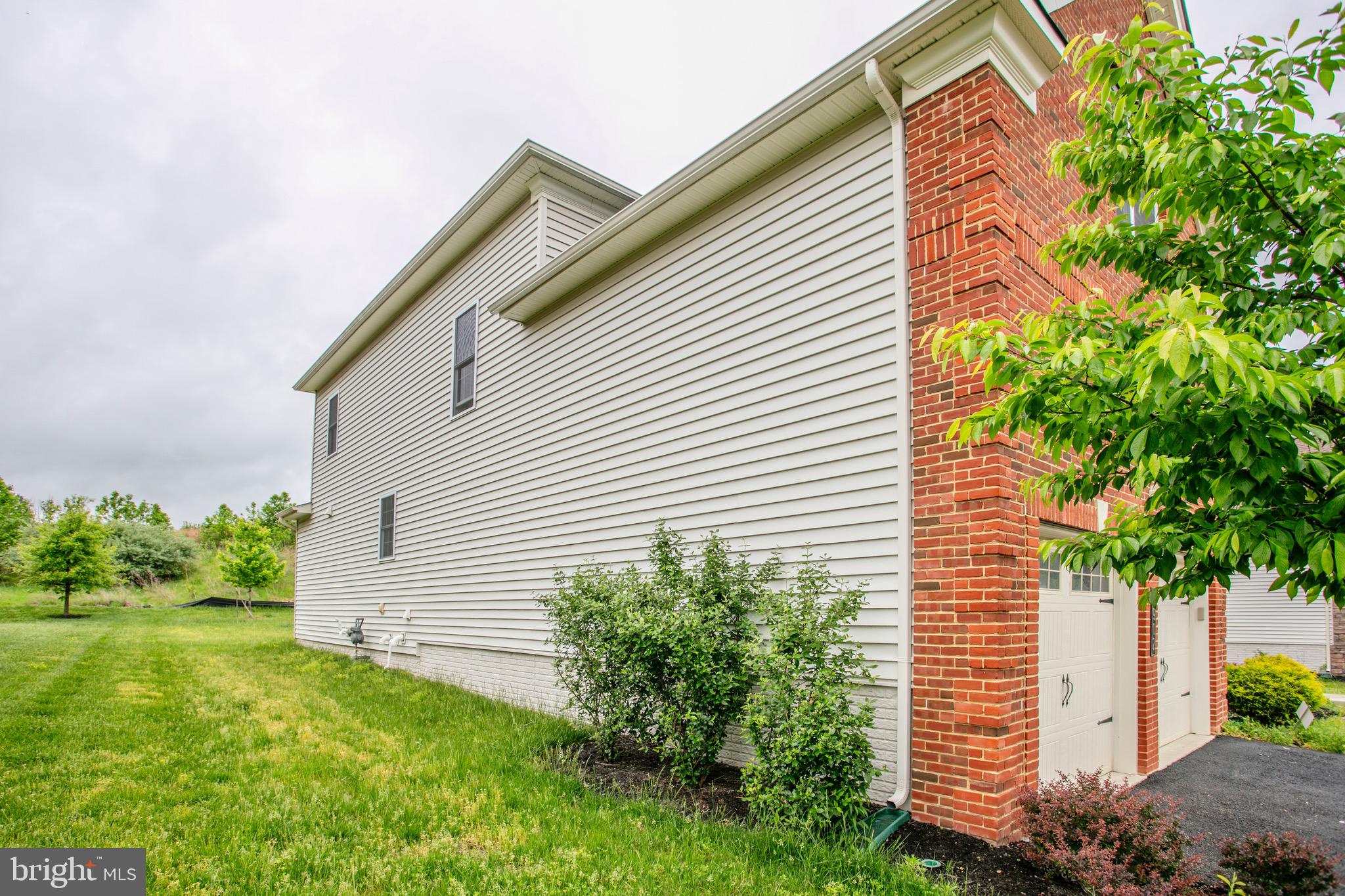 MARLBORO RIDGE - Residential