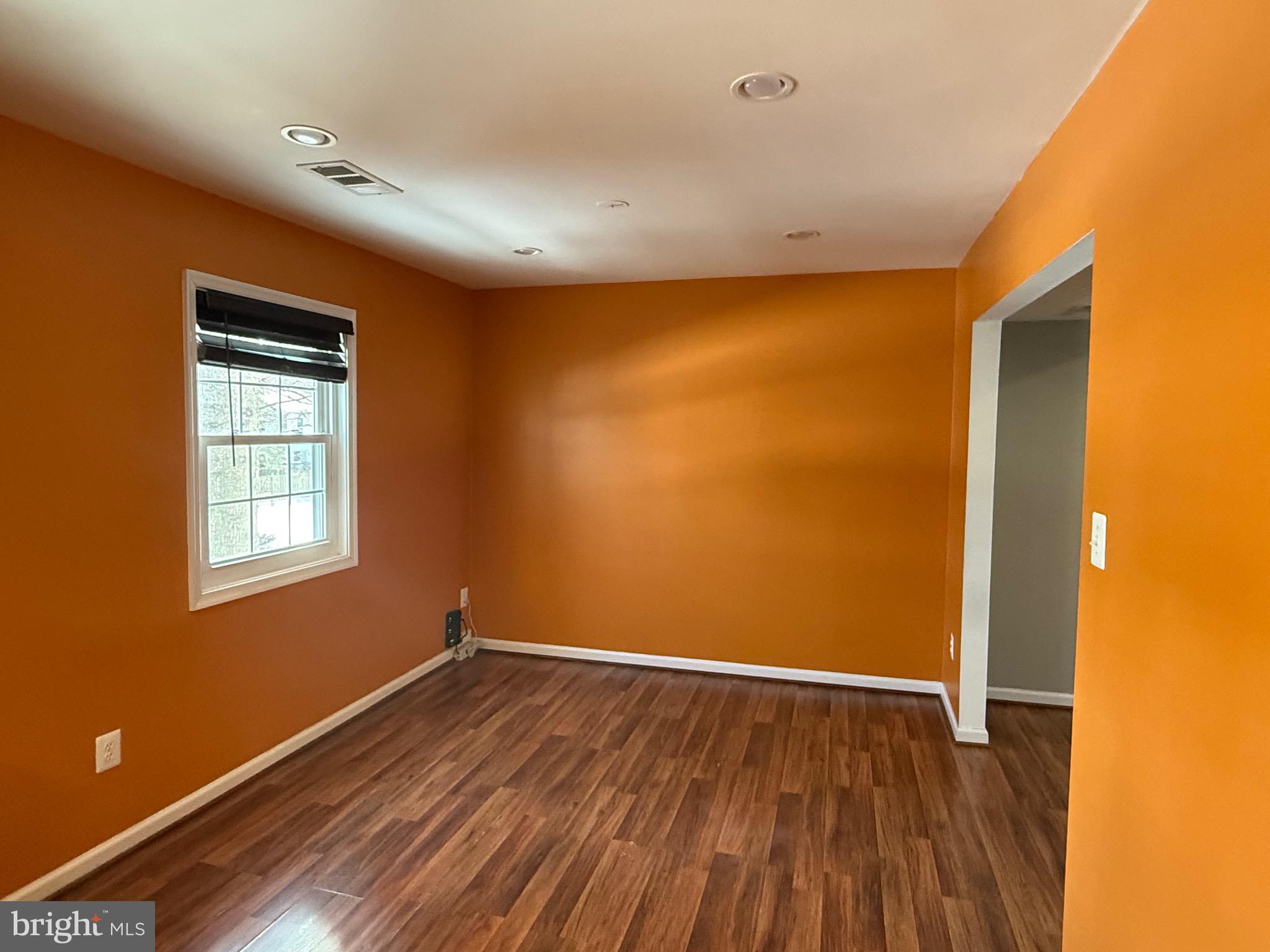 LAKE BRADDOCK - Residential