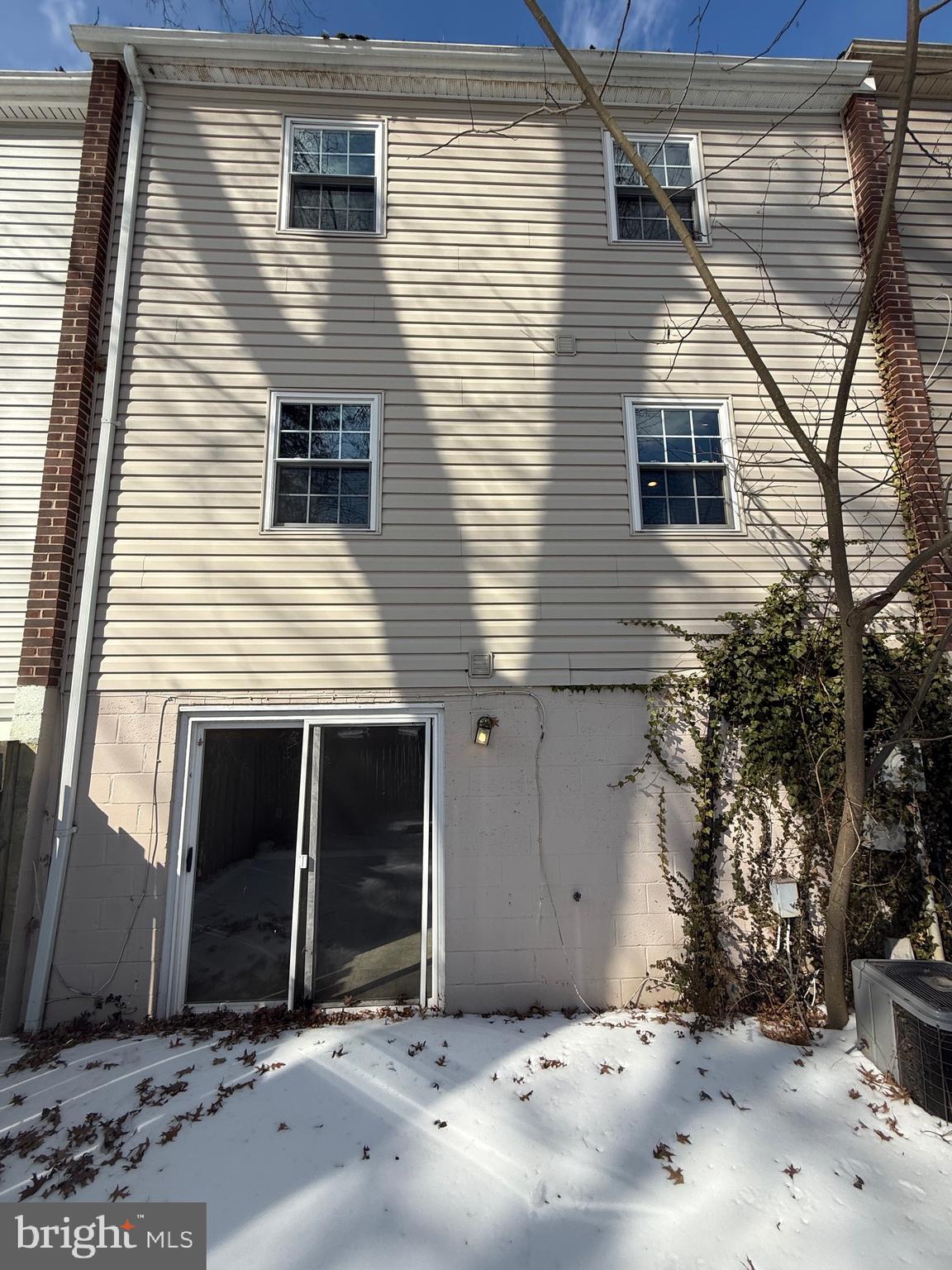 LAKE BRADDOCK - Residential