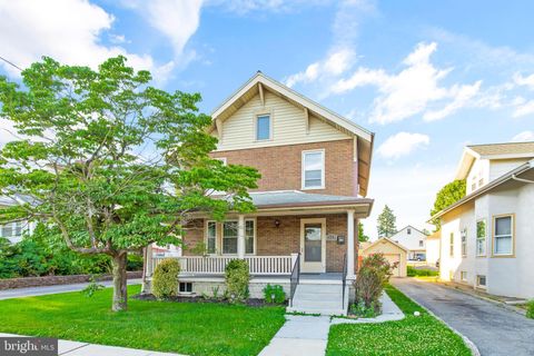 Photo of 2029 Linden Street, East Petersburg, PA 17520 (MLS # PALA2052458)