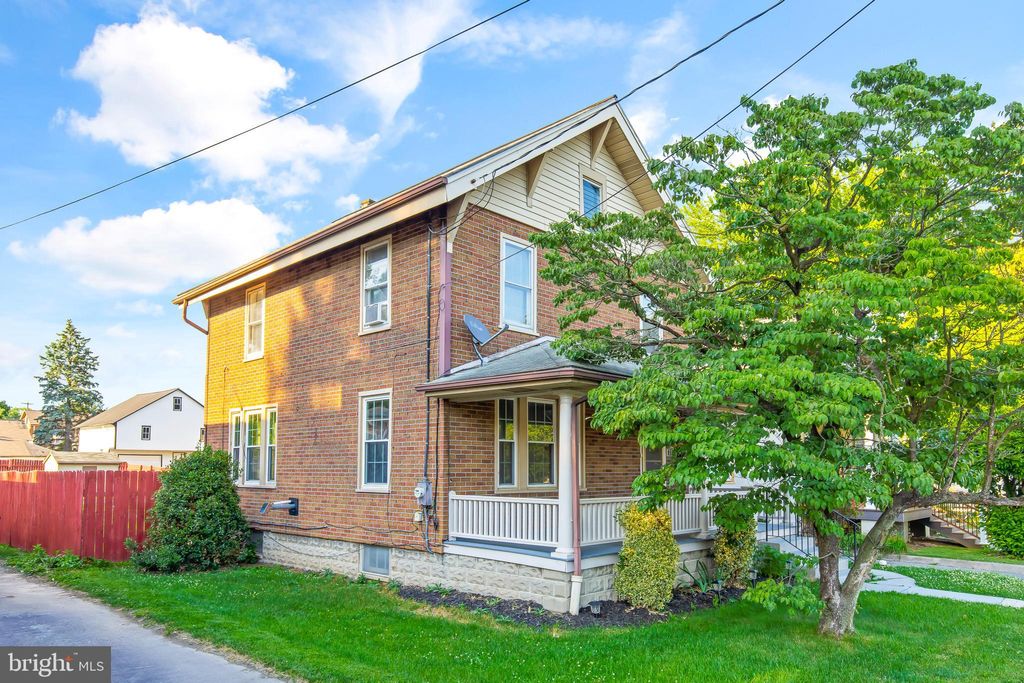 Photo of 2029 Linden Street, East Petersburg, PA 17520 (MLS # PALA2052458)