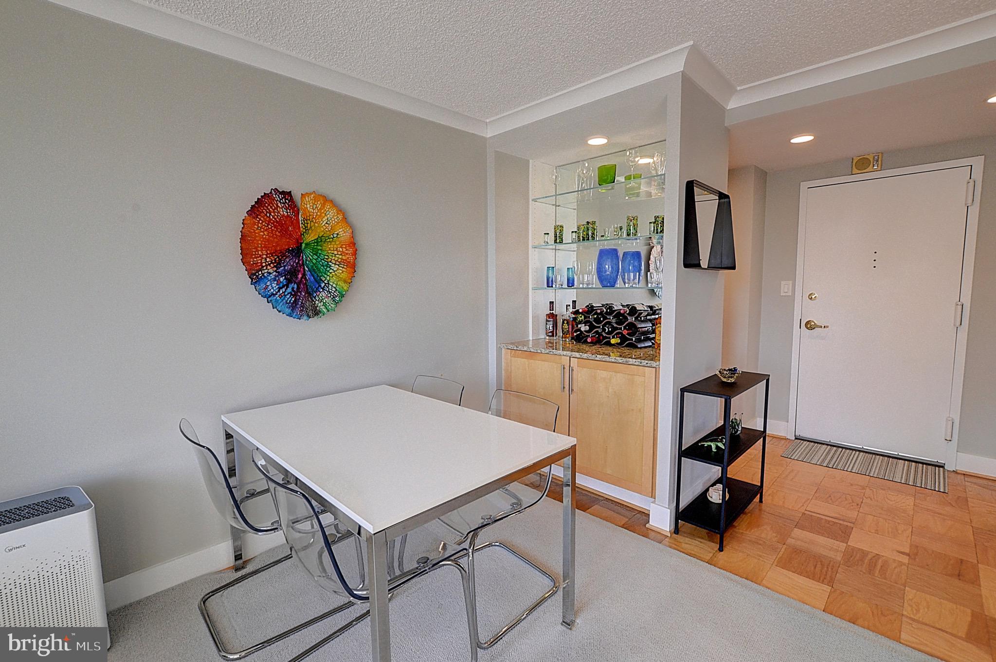 PROMENADE TOWERS - Residential