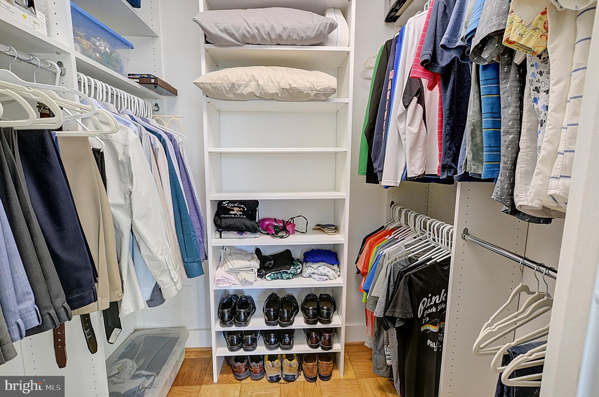 PROMENADE TOWERS - Residential