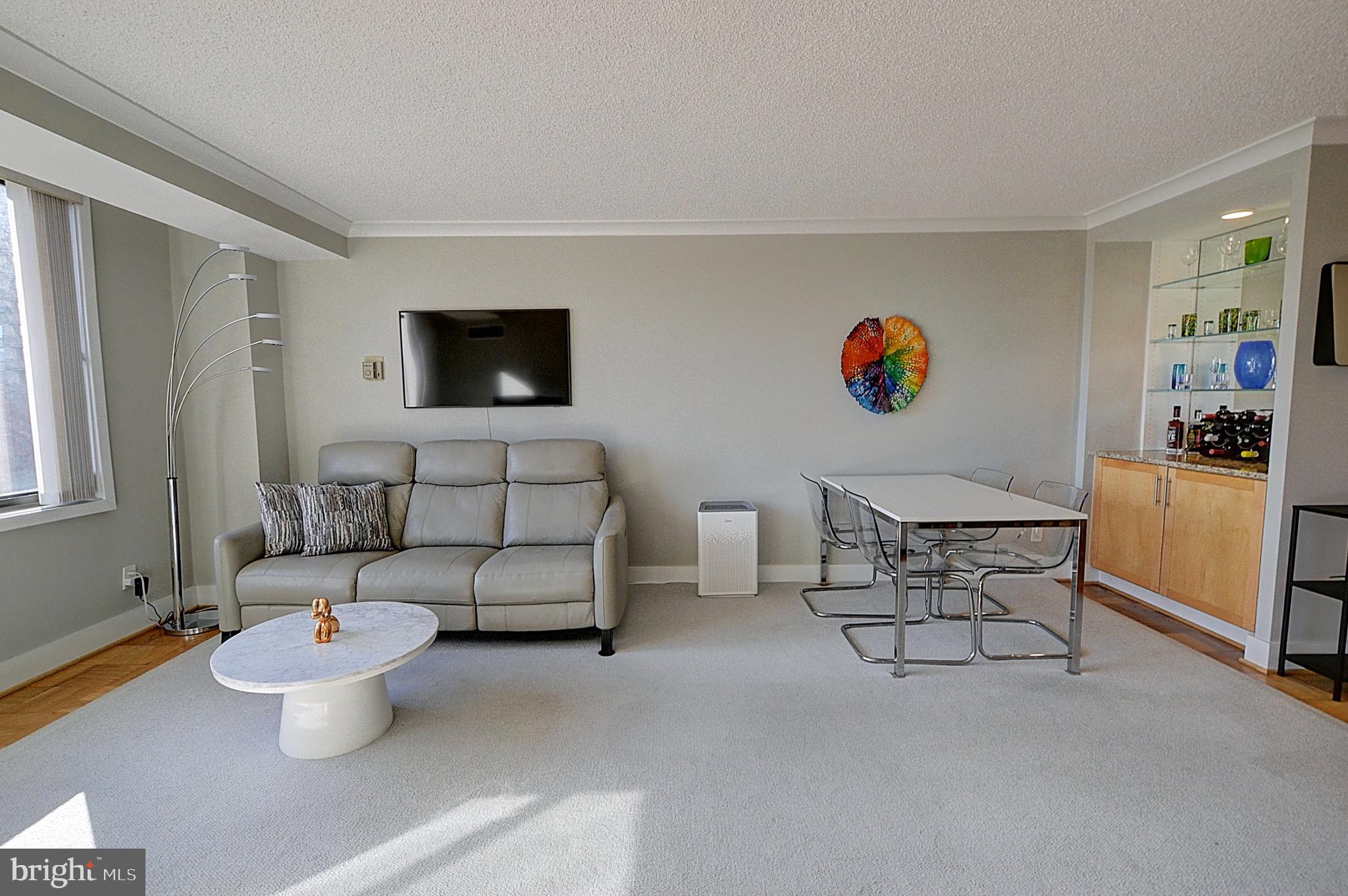 PROMENADE TOWERS - Residential