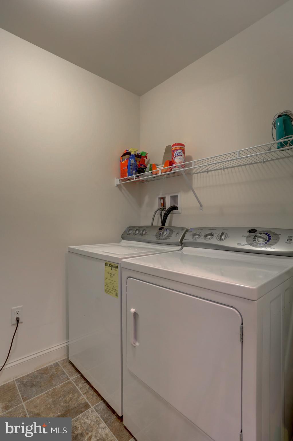 ELM TREE - Residential