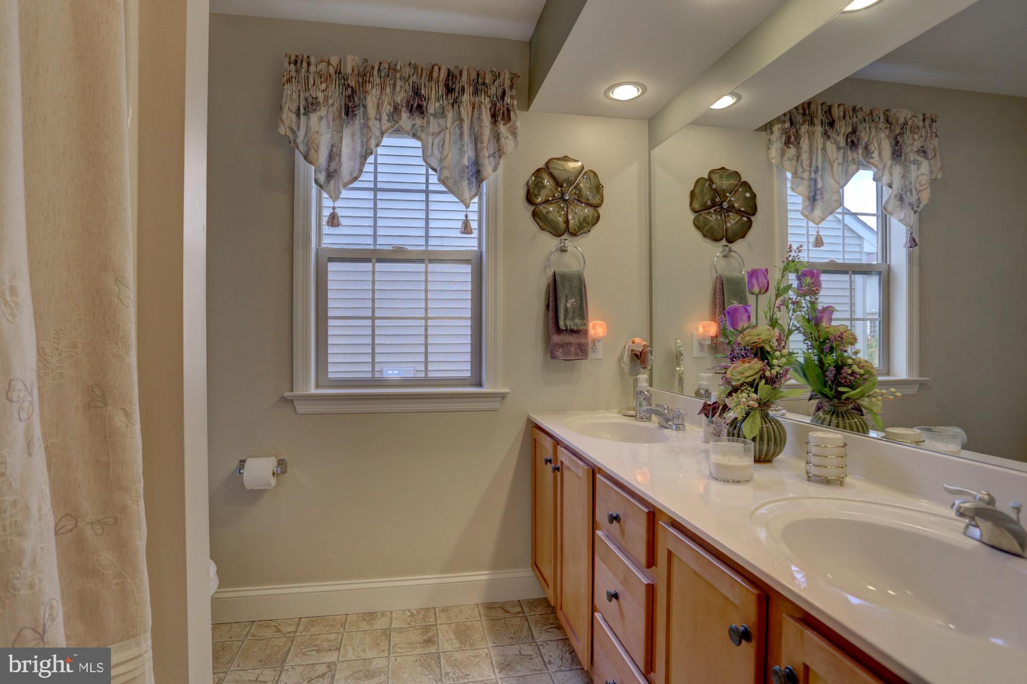 ELM TREE - Residential