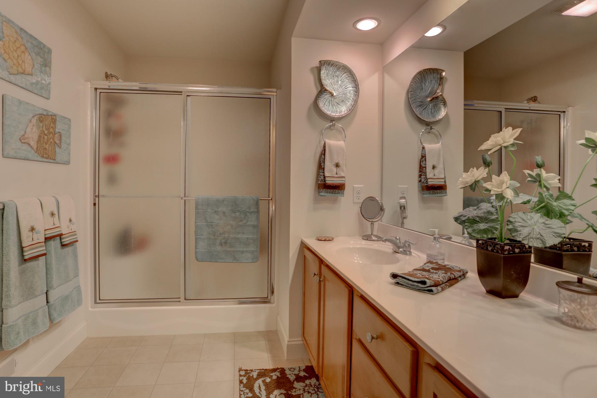 ELM TREE - Residential