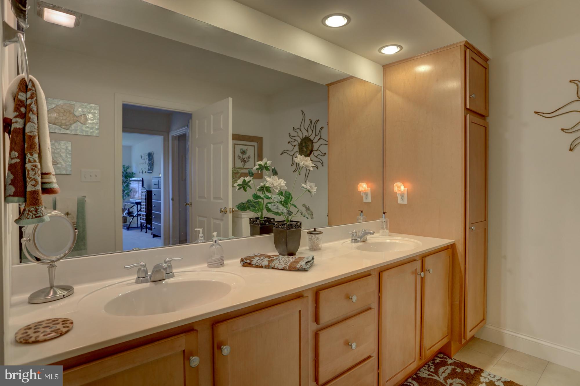 ELM TREE - Residential