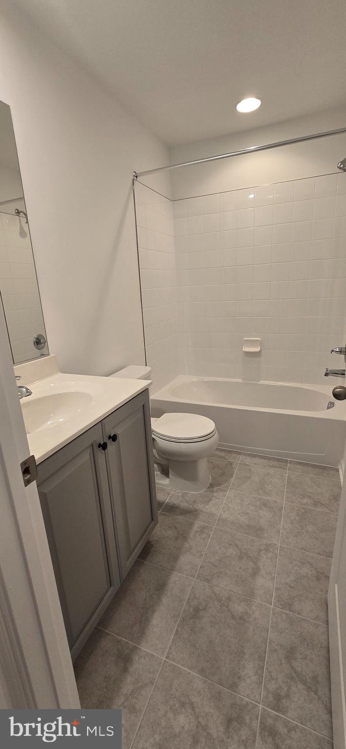 KING'S CROSSING - Residential Lease