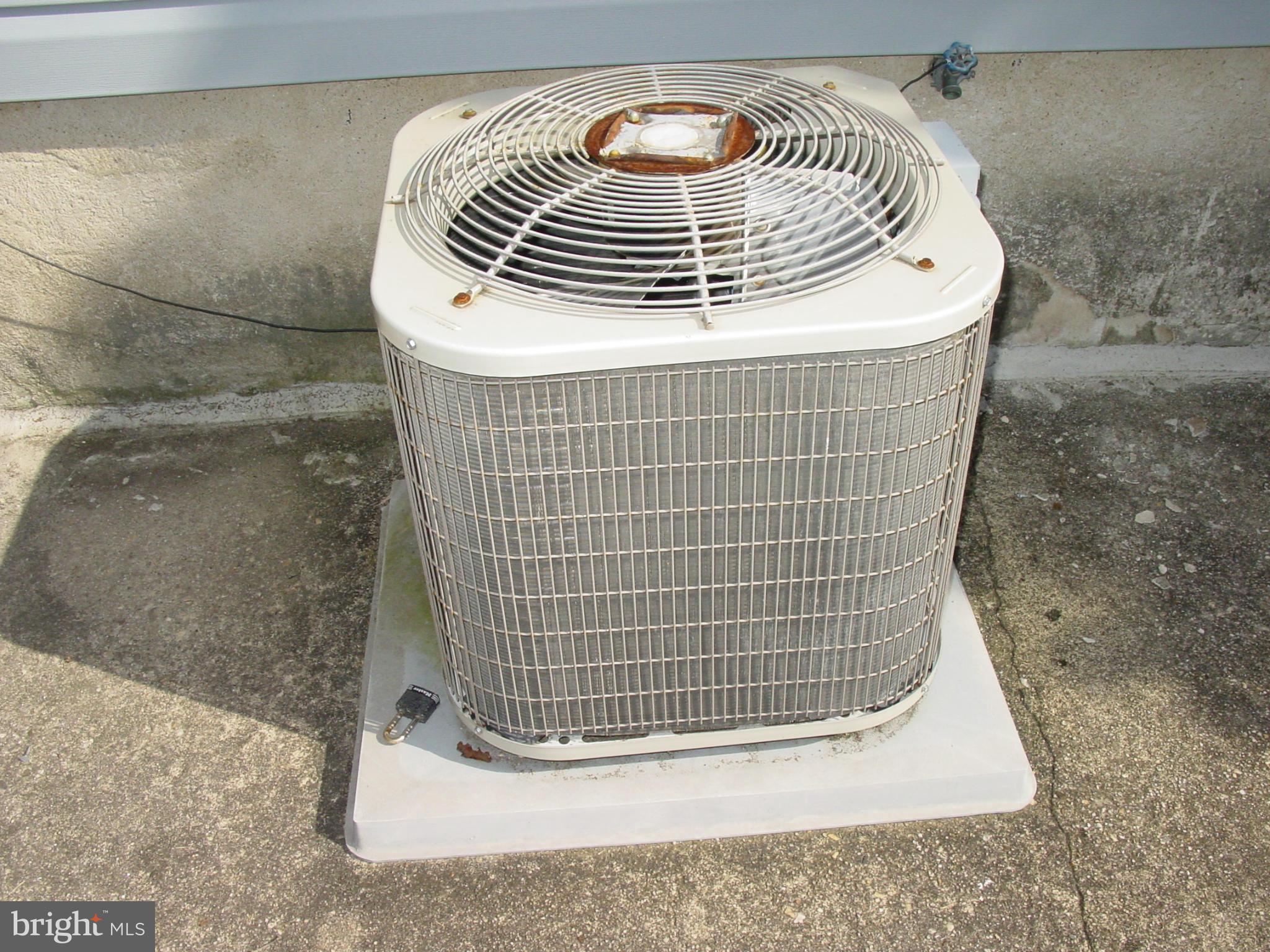 HILLENDALE PARK - Residential