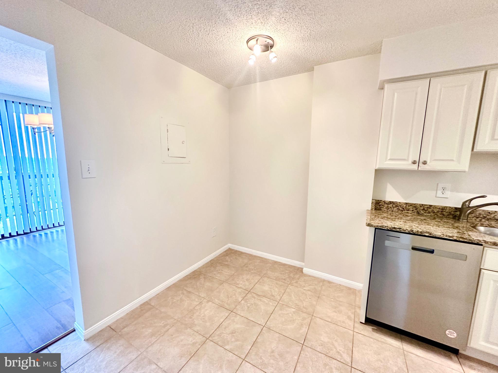 CHELSEA TOWERS - Residential Lease