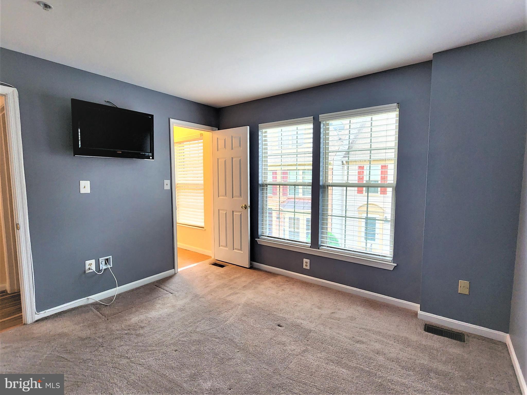 CROMWELL FOUNTAIN - Residential Lease