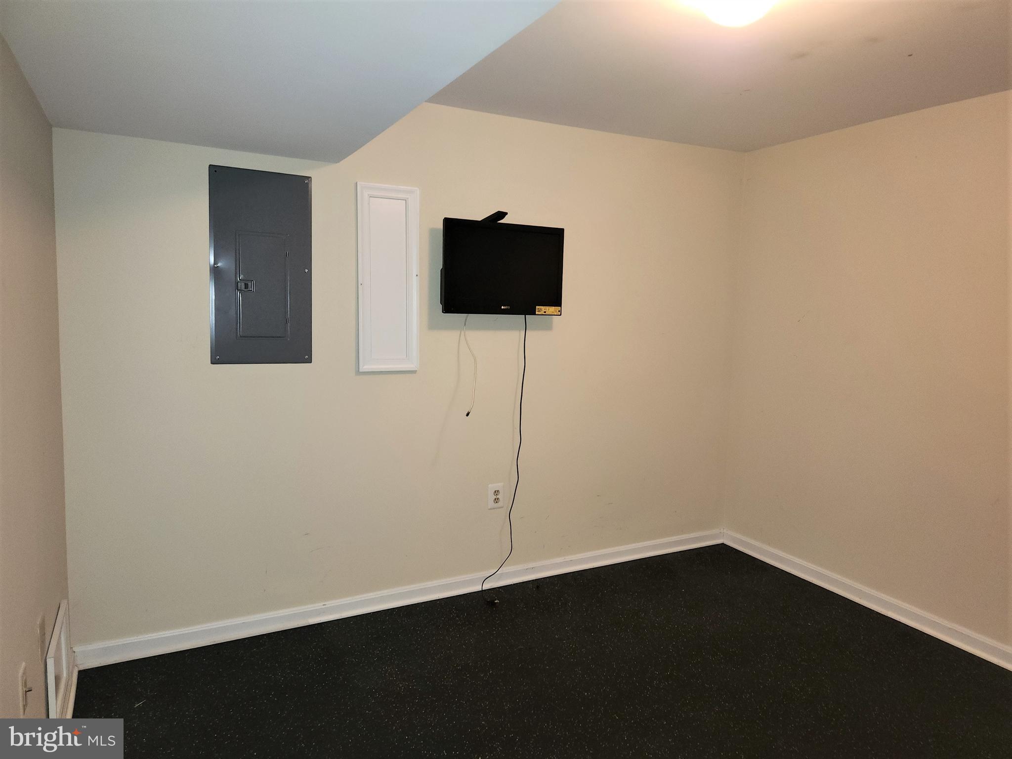 CROMWELL FOUNTAIN - Residential Lease