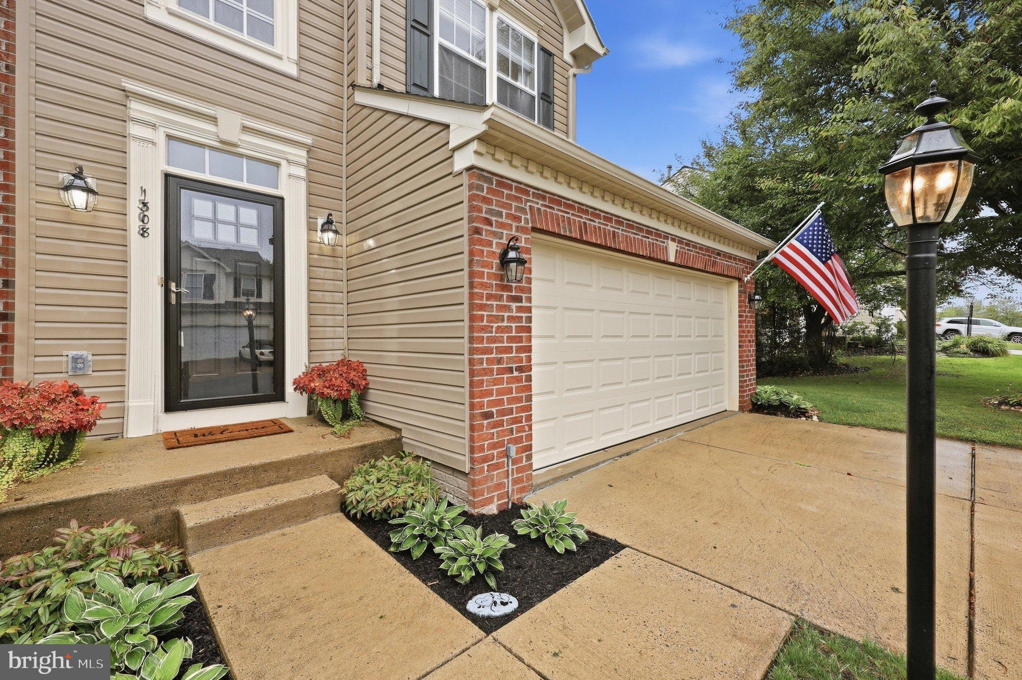 1308 CROSSBOW ROAD