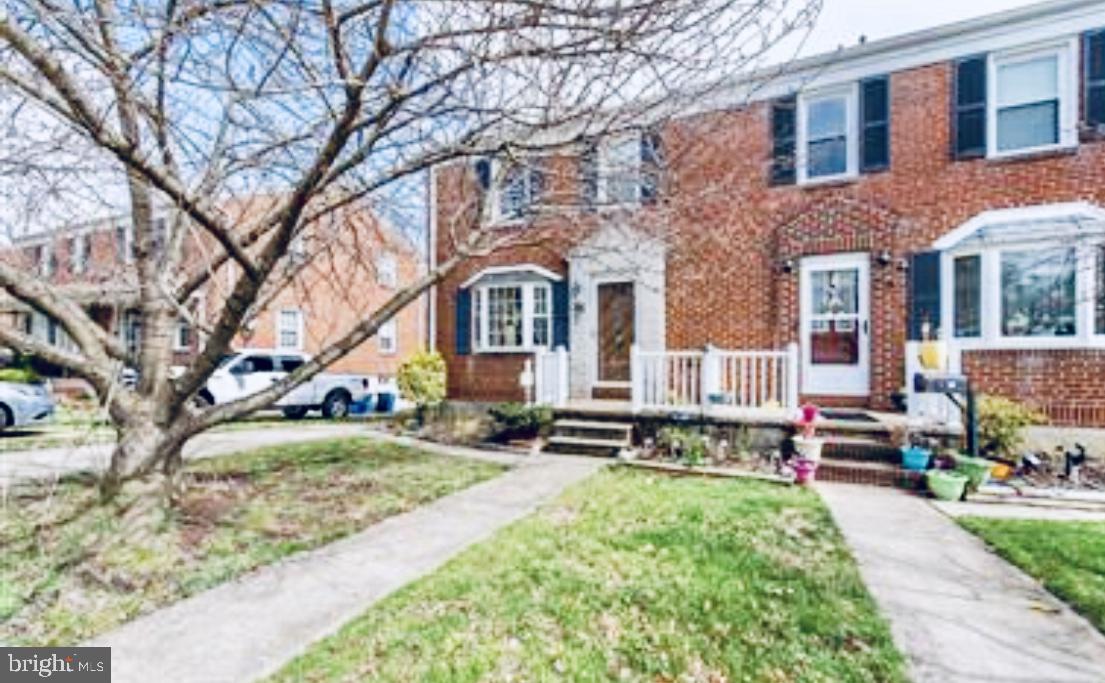 This price is to sell. Bright, beautiful and huge addition and a wood burning stove for those cold winter nights, Freshly painted throughout and really nice back deck that has plenty of space for entertaining on the back of the house. This is a great 2,000 plus sq ft semi-detached home you won't find anywhere. This is a short sale home and will need to be approved by the bank.