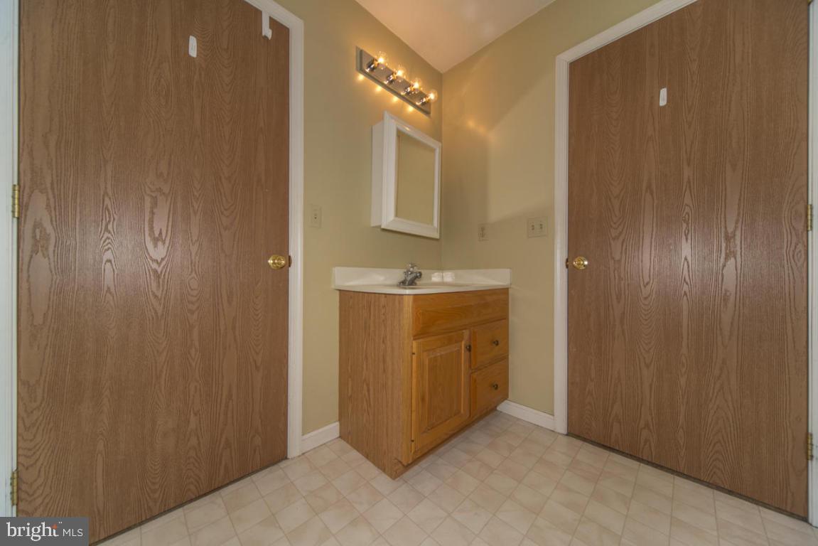 VILLAGE SQUARE - Residential