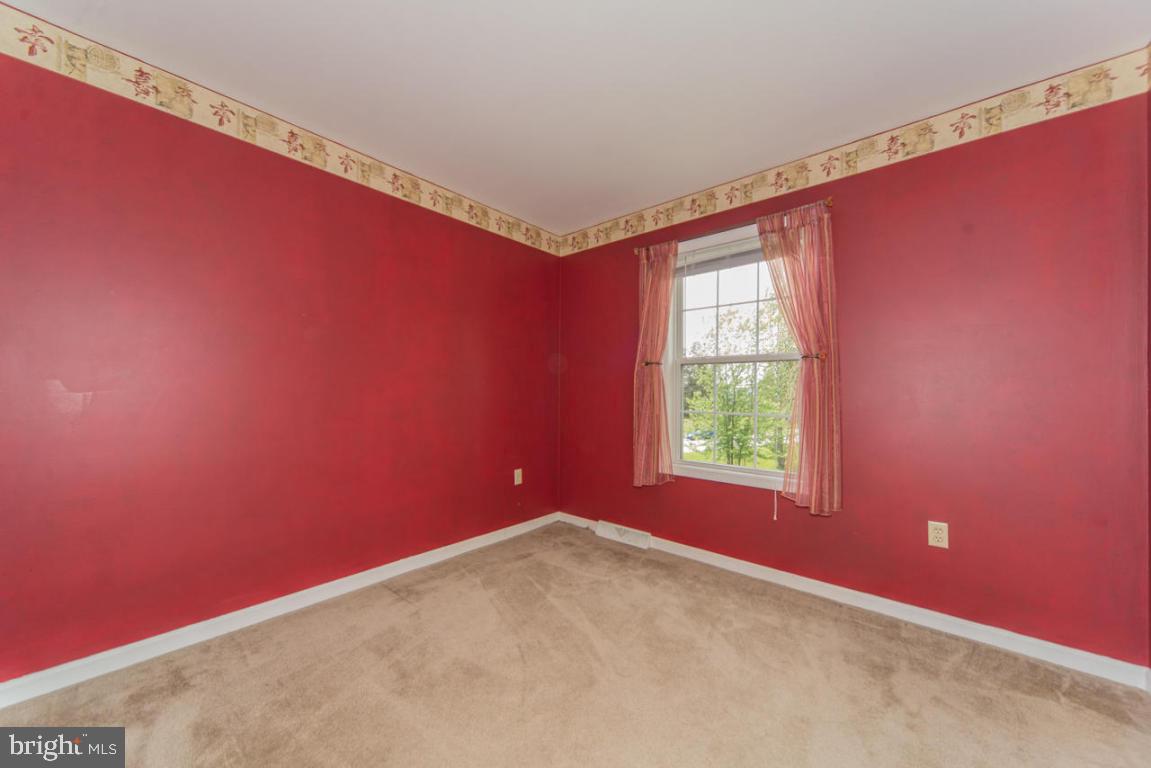 VILLAGE SQUARE - Residential