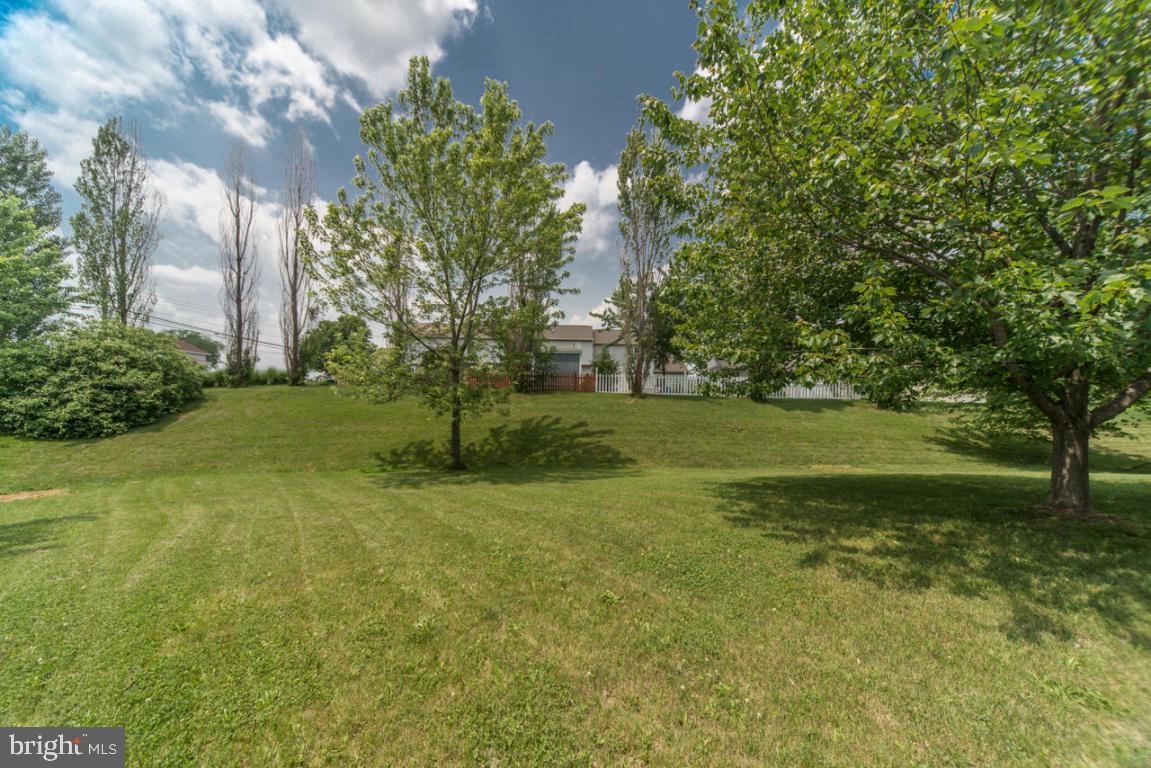 VILLAGE SQUARE - Residential