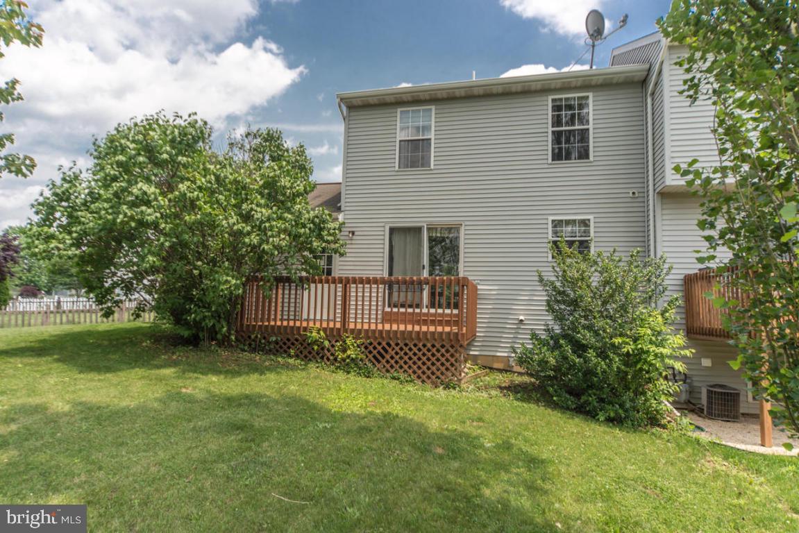 VILLAGE SQUARE - Residential