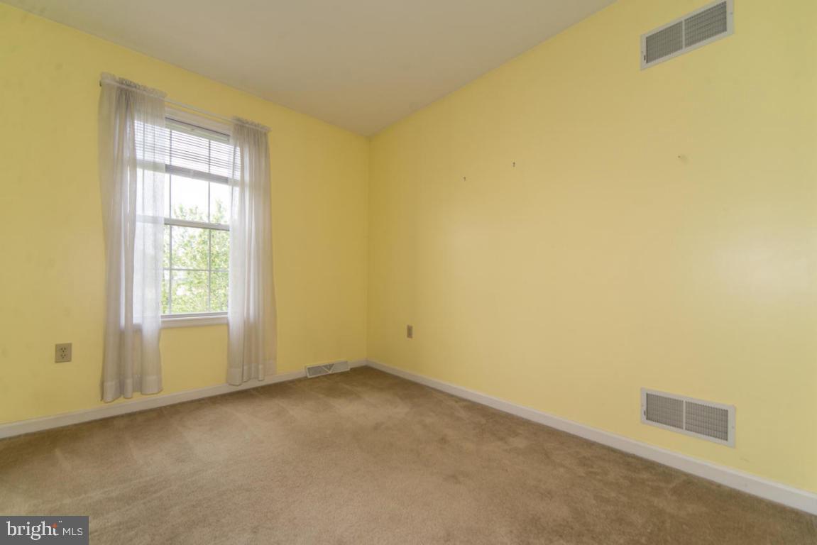 VILLAGE SQUARE - Residential