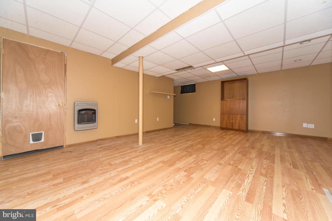 VILLAGE SQUARE - Residential