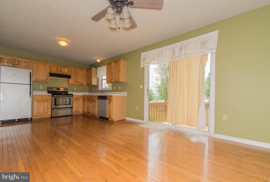 VILLAGE SQUARE - Residential