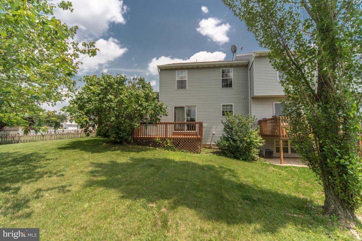 VILLAGE SQUARE - Residential