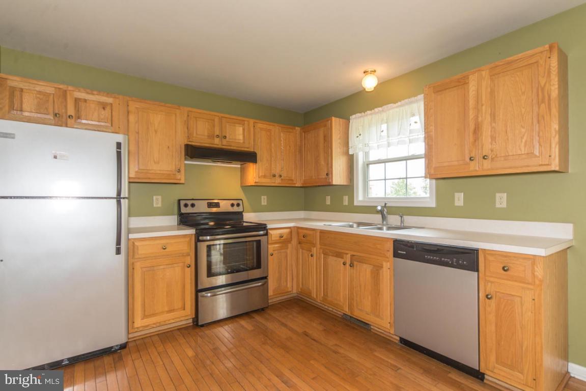 VILLAGE SQUARE - Residential