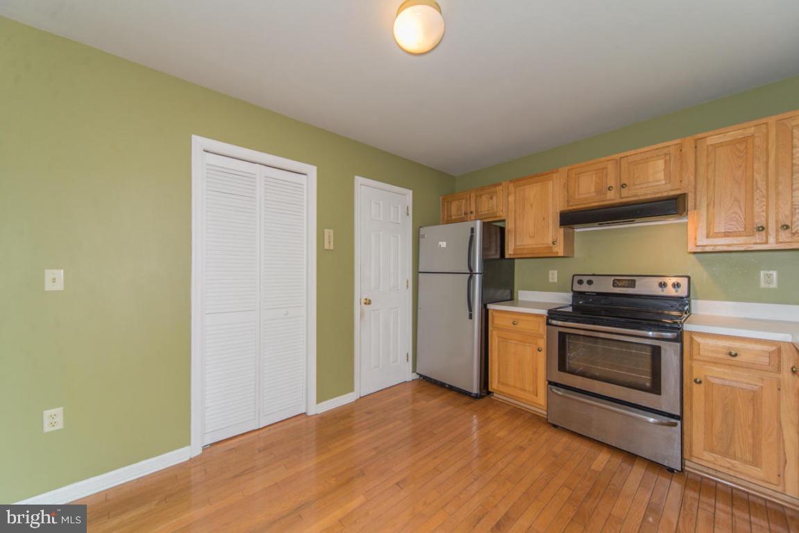 VILLAGE SQUARE - Residential