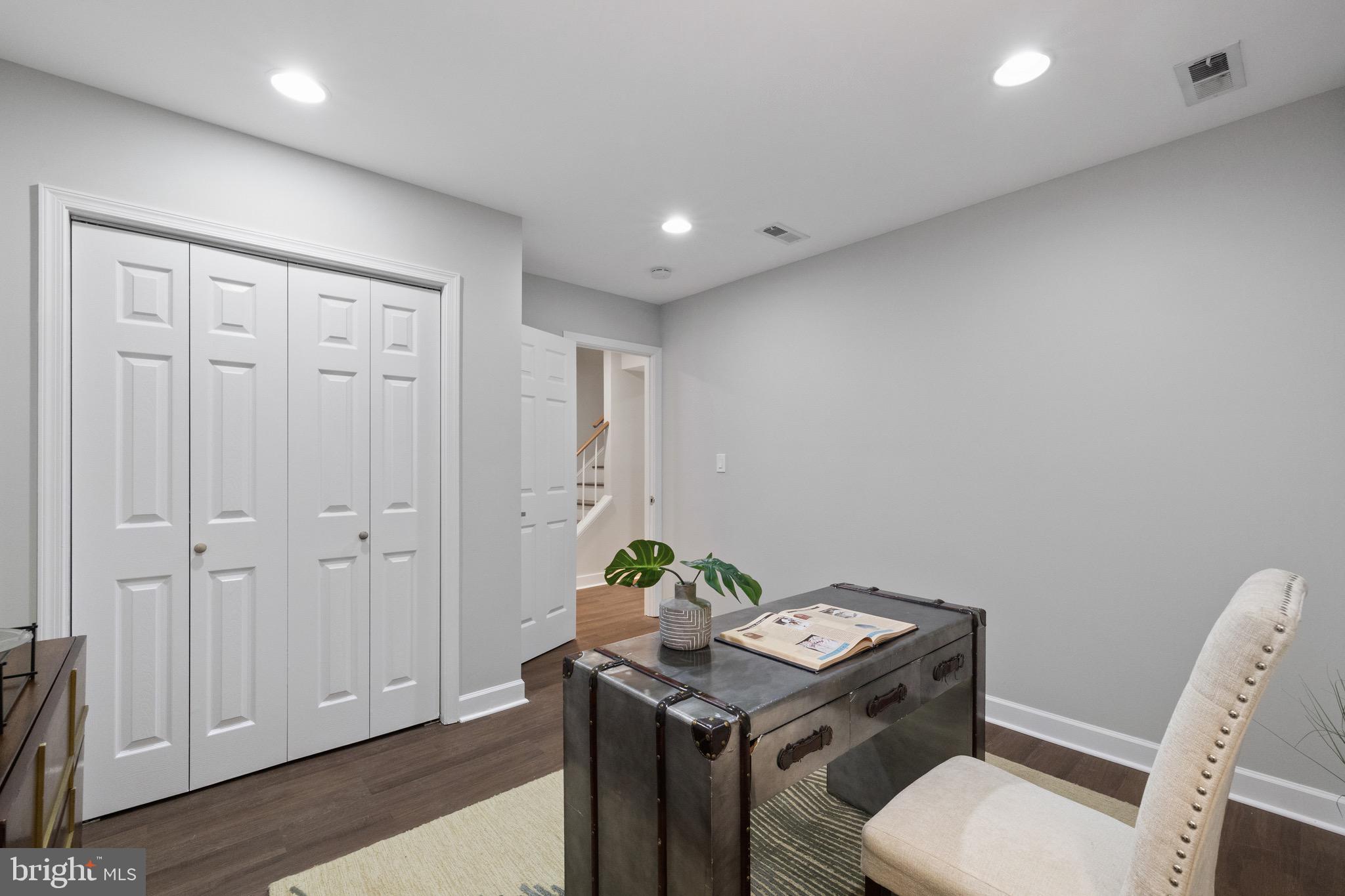 COMSTOCK - Residential