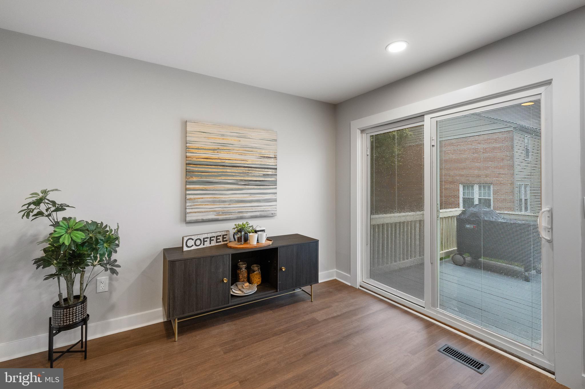 COMSTOCK - Residential