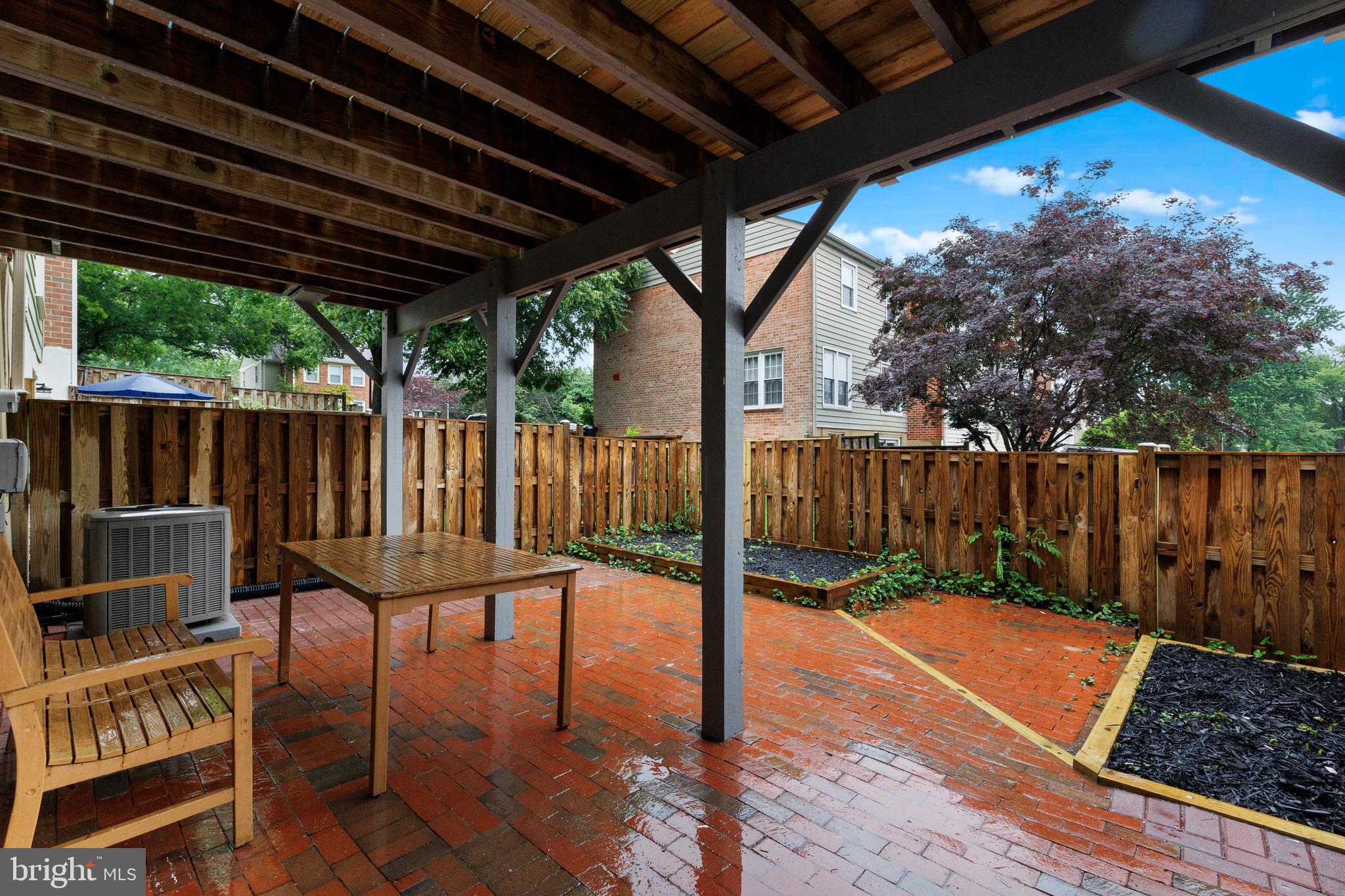 COMSTOCK - Residential