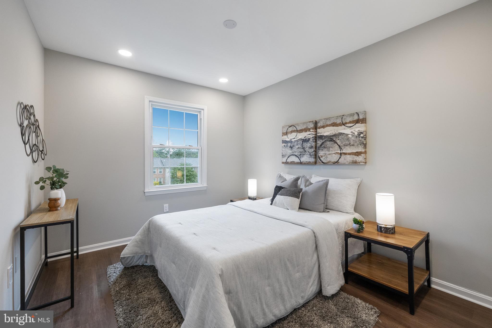 COMSTOCK - Residential