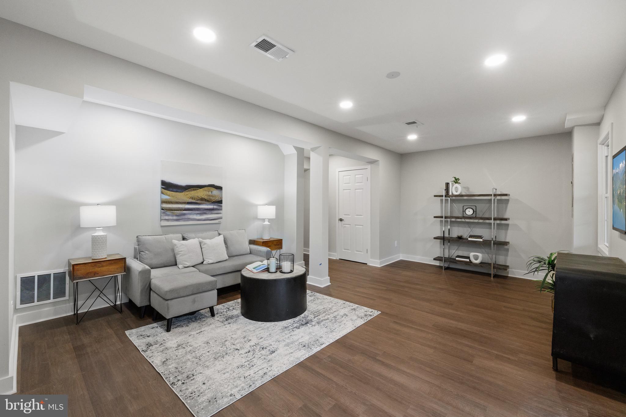 COMSTOCK - Residential