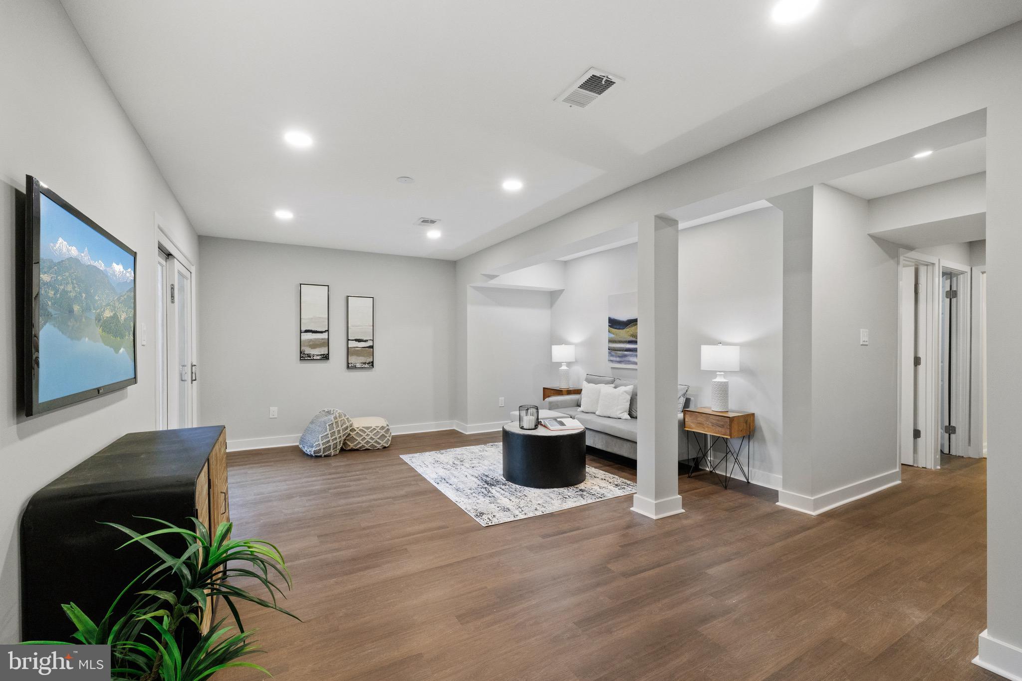 COMSTOCK - Residential