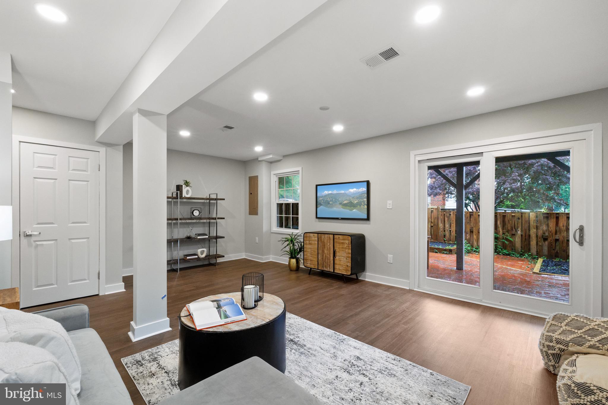 COMSTOCK - Residential