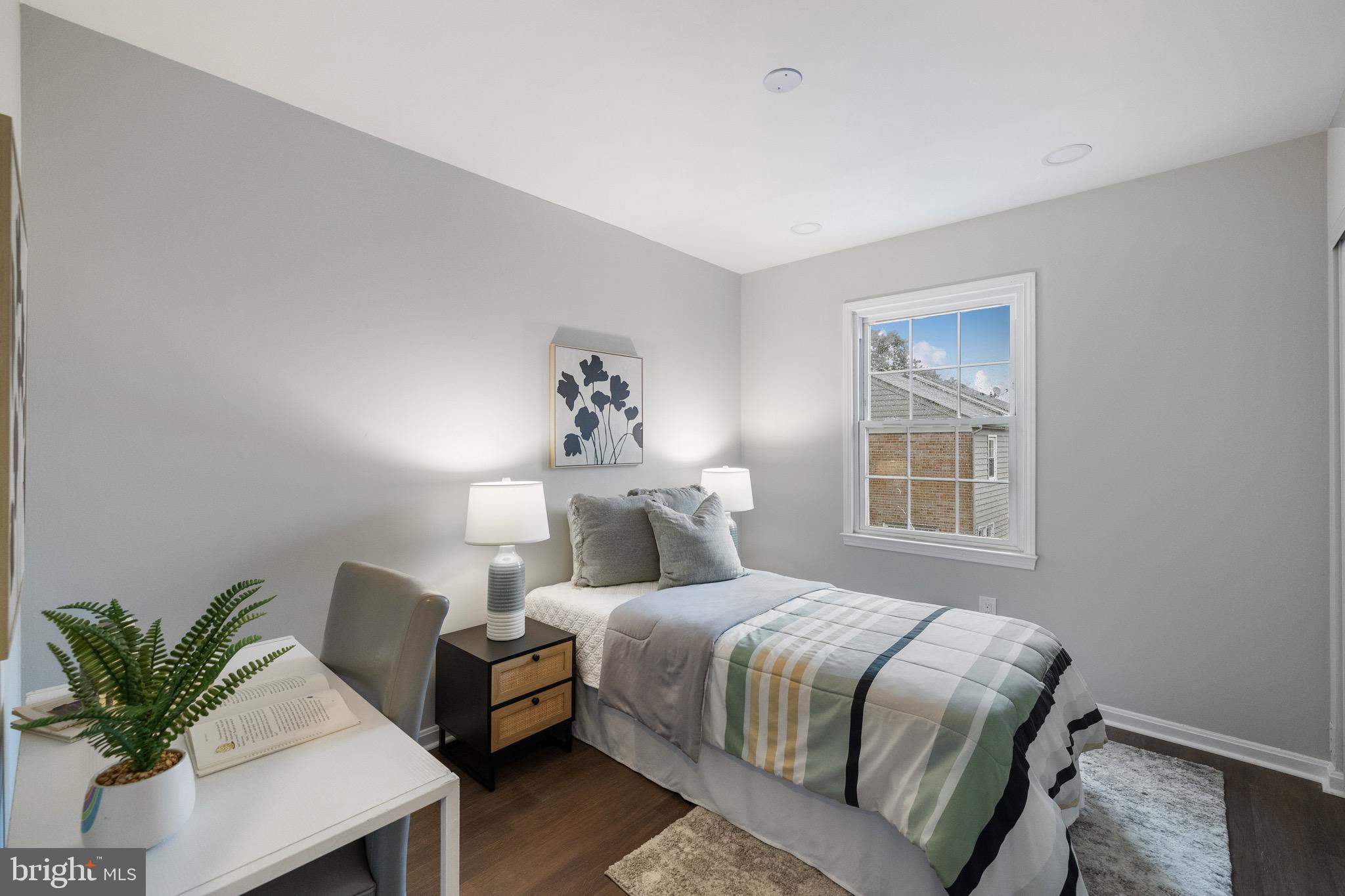 COMSTOCK - Residential