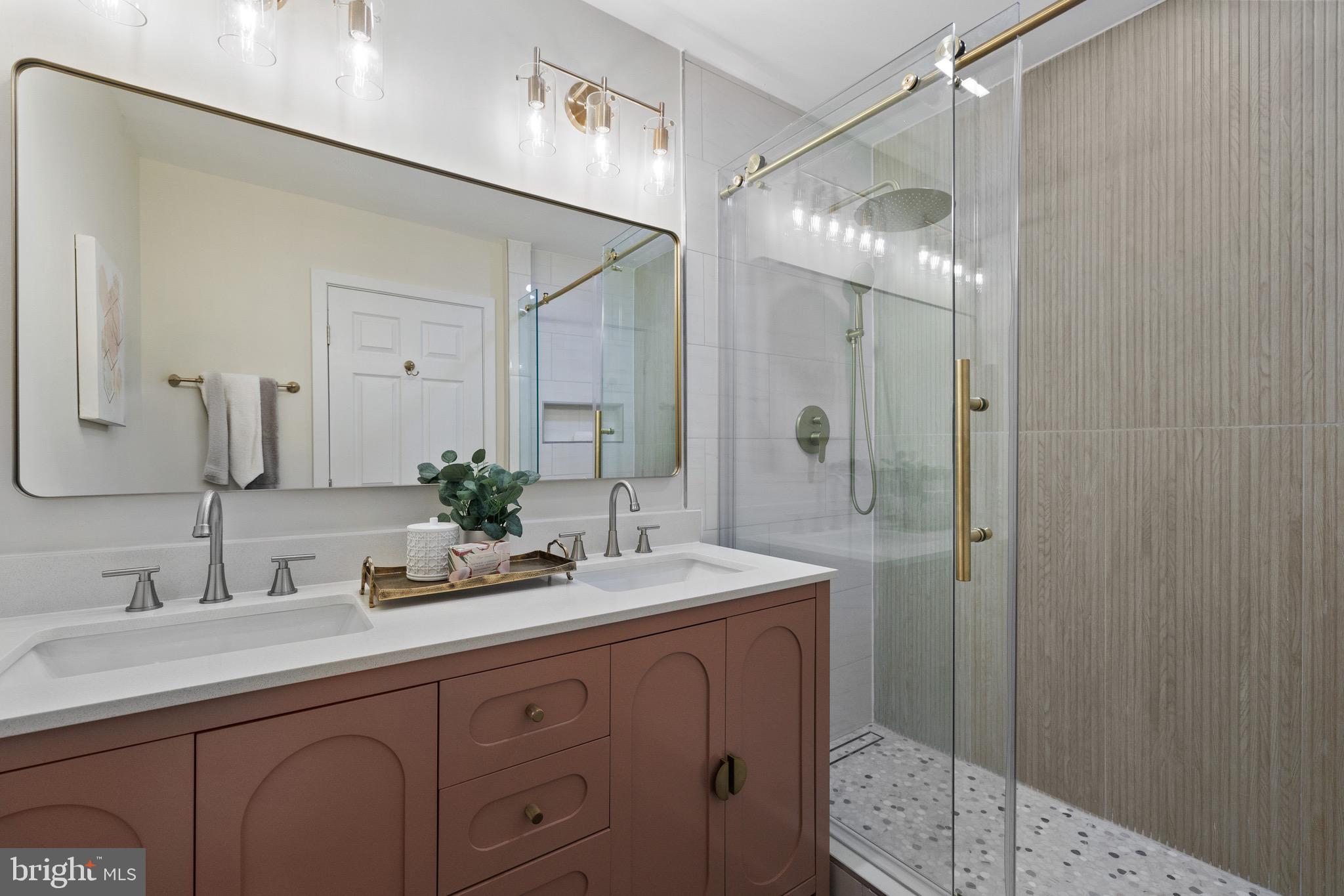 COMSTOCK - Residential