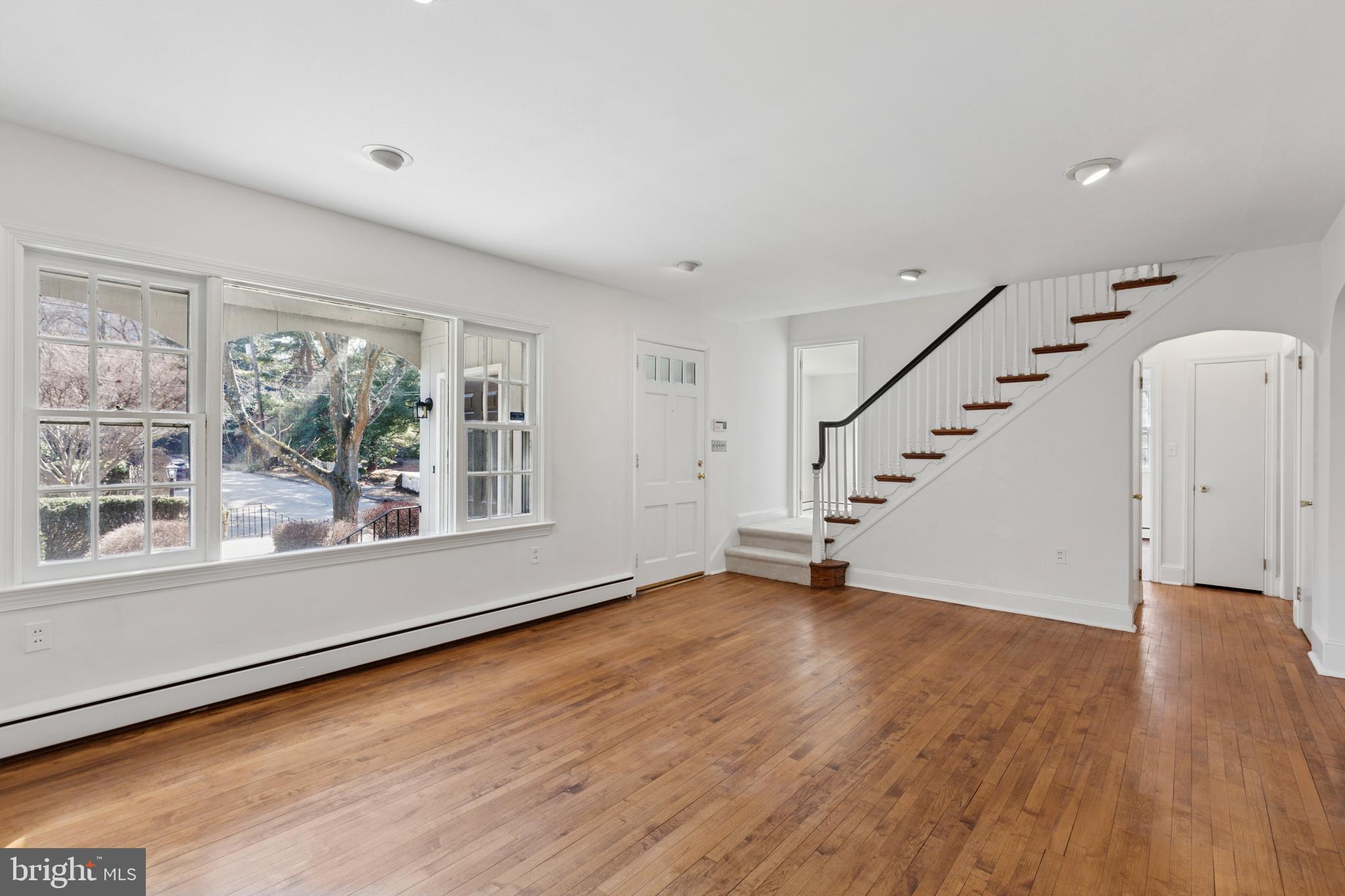 CHESTNUT HILL - Residential