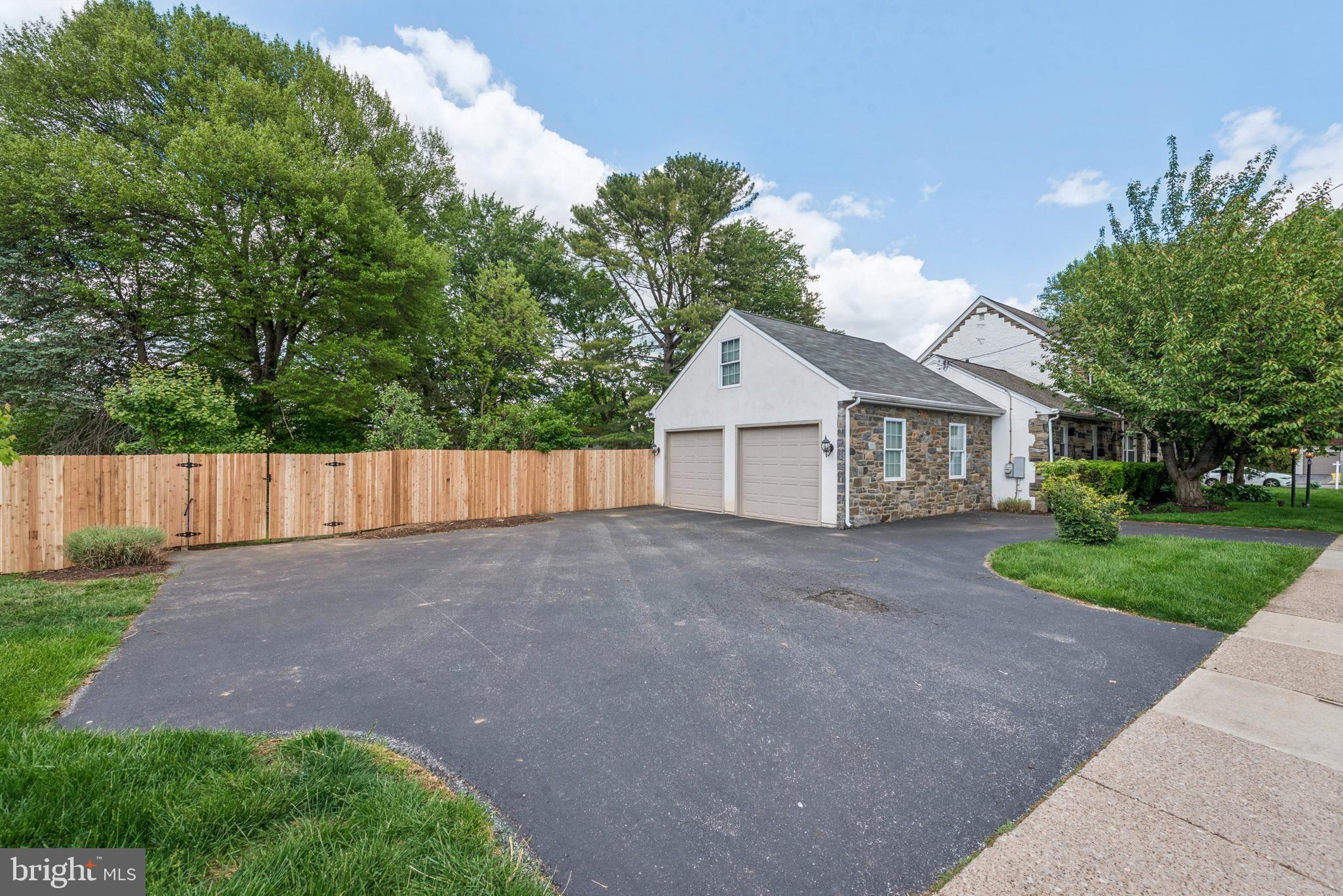 WOODLANDS - Residential
