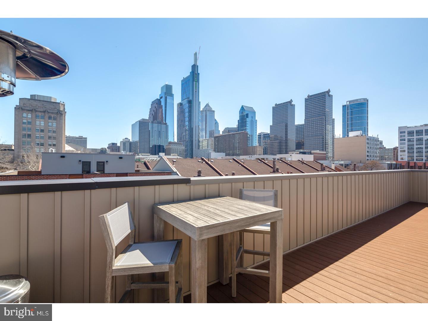 LOGAN SQUARE - Residential