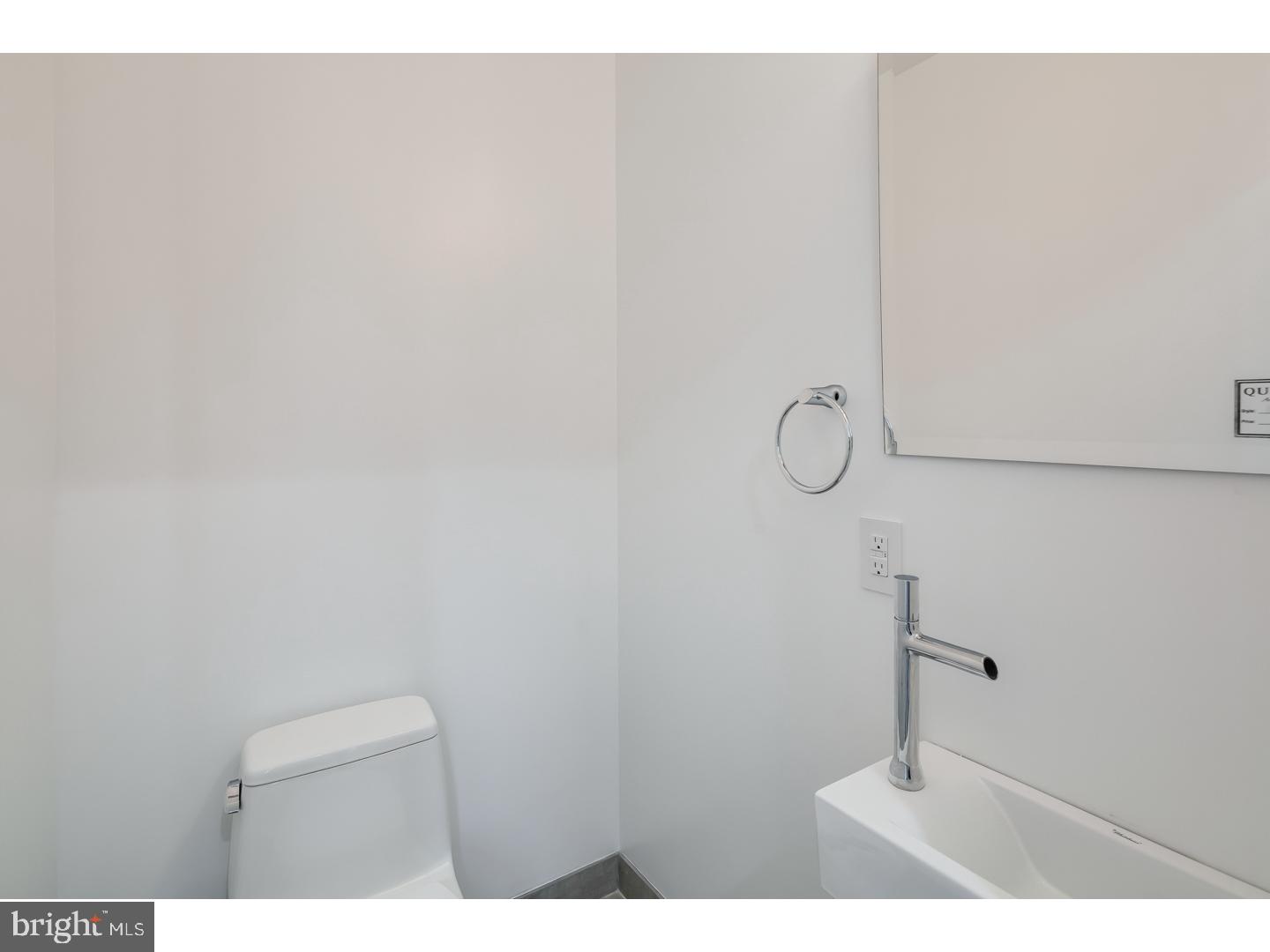 LOGAN SQUARE - Residential