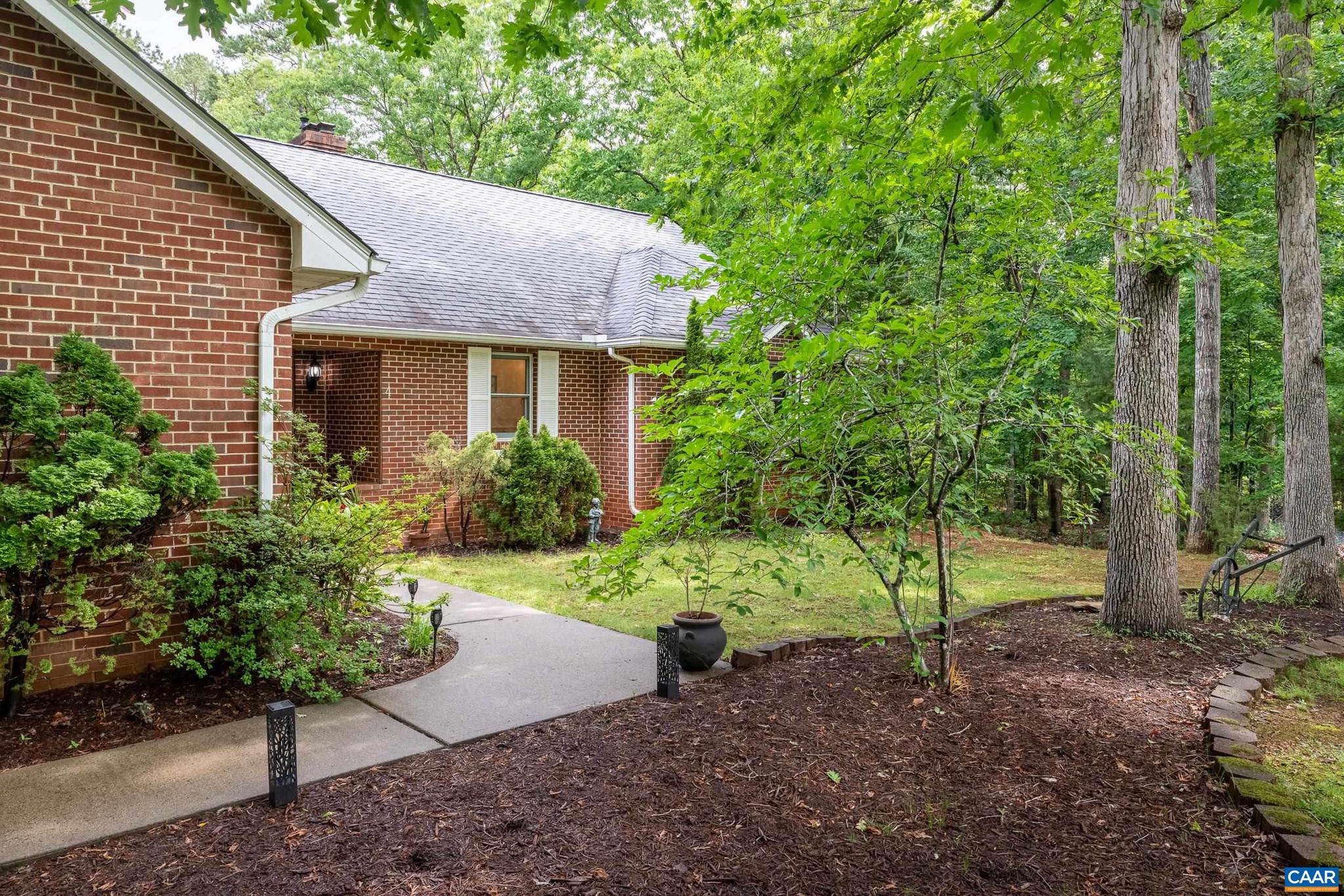 LAKE MONTICELLO - Residential