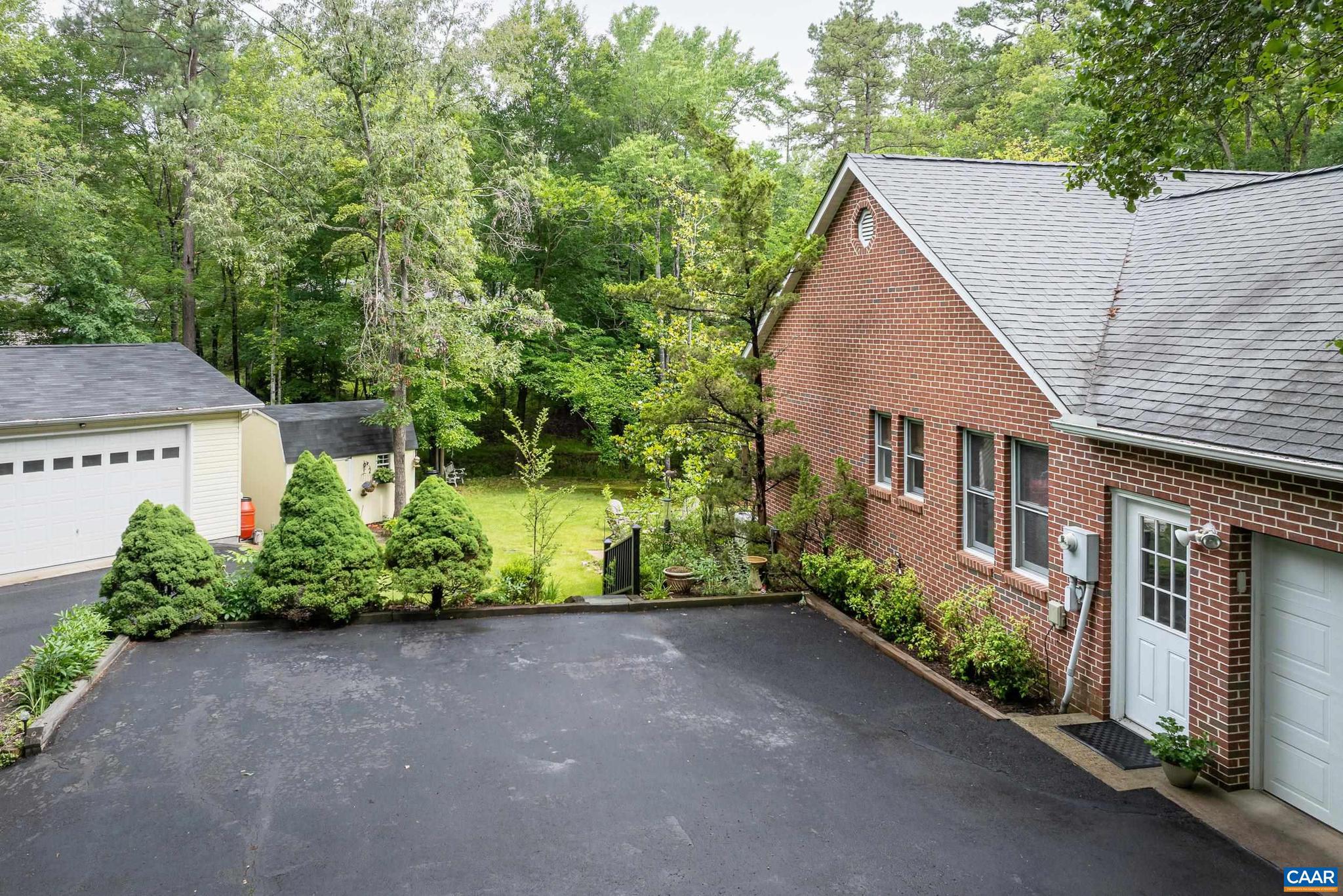 LAKE MONTICELLO - Residential