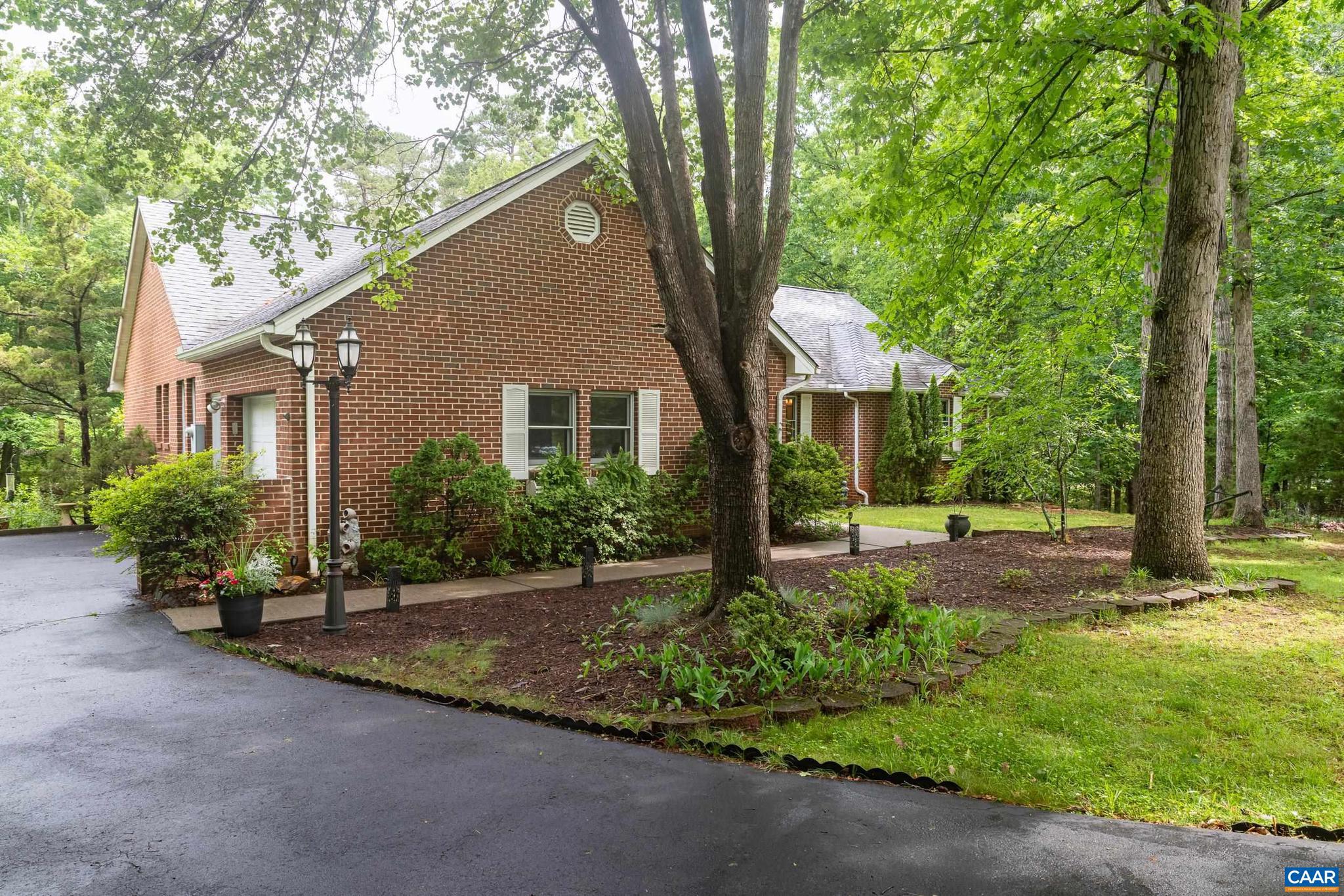LAKE MONTICELLO - Residential