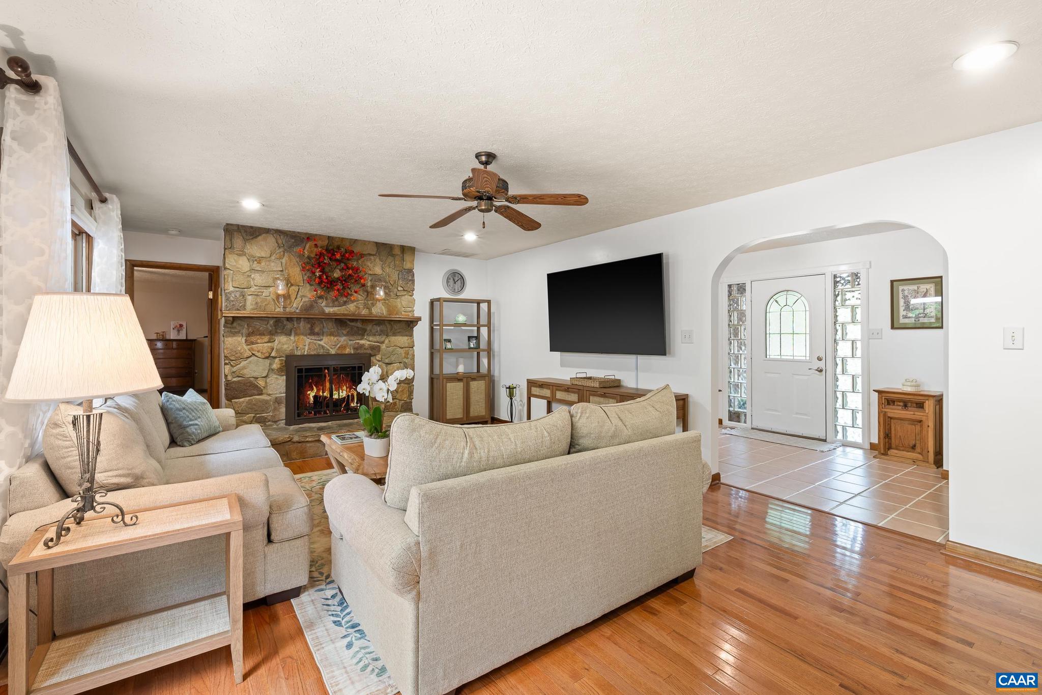 LAKE MONTICELLO - Residential